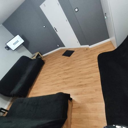 3030 Jana Spychalskiego 32 - Tanie Pokoje W Apartamencie - Samodzielne Zameldowanie - Self Check In Poznań Extérieur photo