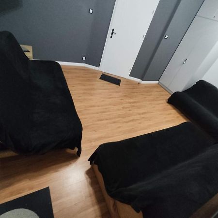 3030 Jana Spychalskiego 32 - Tanie Pokoje W Apartamencie - Samodzielne Zameldowanie - Self Check In Poznań Extérieur photo