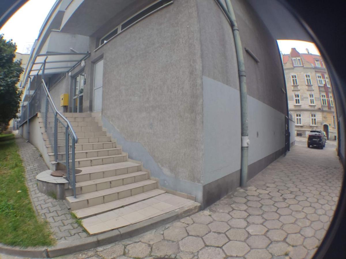 3030 Jana Spychalskiego 32 - Tanie Pokoje W Apartamencie - Samodzielne Zameldowanie - Self Check In Poznań Extérieur photo