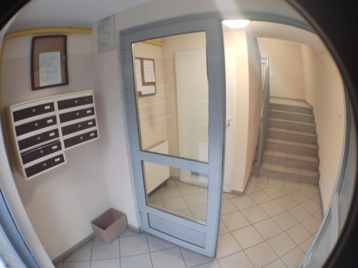3030 Jana Spychalskiego 32 - Tanie Pokoje W Apartamencie - Samodzielne Zameldowanie - Self Check In Poznań Extérieur photo