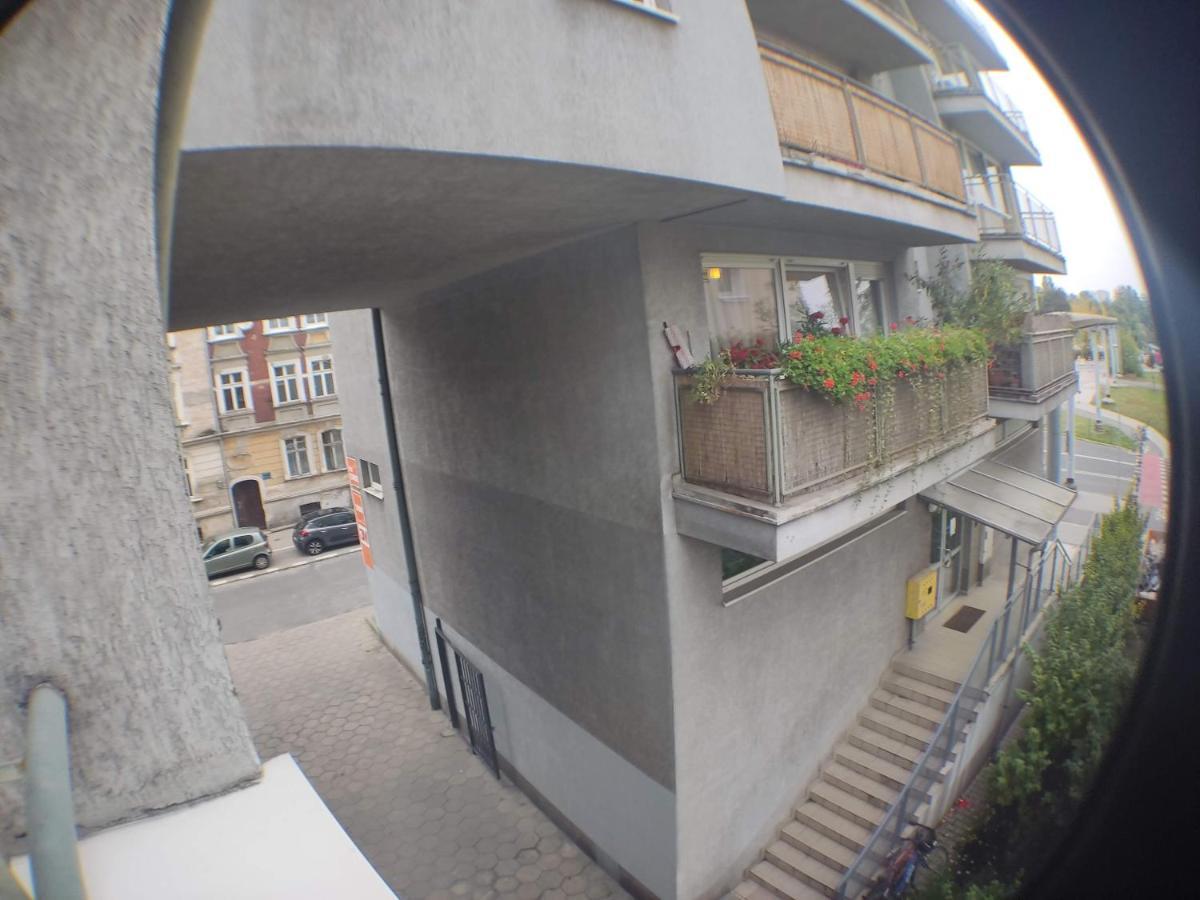 3030 Jana Spychalskiego 32 - Tanie Pokoje W Apartamencie - Samodzielne Zameldowanie - Self Check In Poznań Extérieur photo
