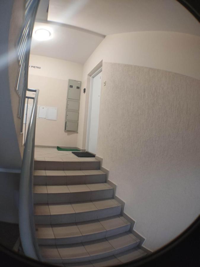 3030 Jana Spychalskiego 32 - Tanie Pokoje W Apartamencie - Samodzielne Zameldowanie - Self Check In Poznań Extérieur photo