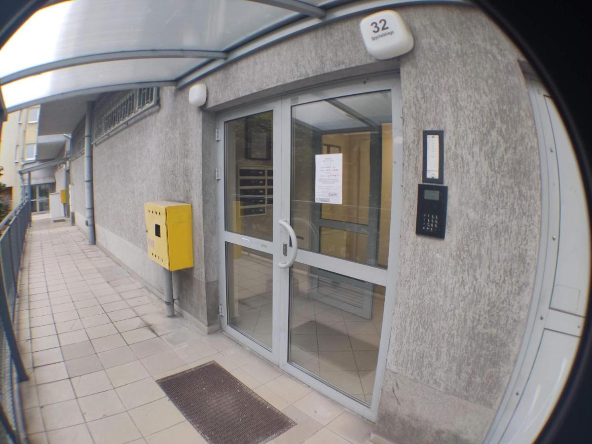 3030 Jana Spychalskiego 32 - Tanie Pokoje W Apartamencie - Samodzielne Zameldowanie - Self Check In Poznań Extérieur photo