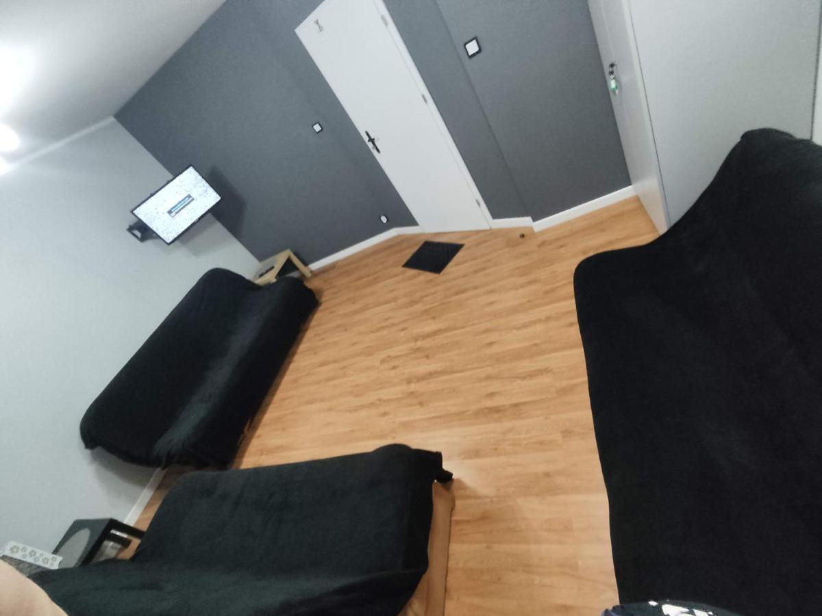 3030 Jana Spychalskiego 32 - Tanie Pokoje W Apartamencie - Samodzielne Zameldowanie - Self Check In Poznań Extérieur photo