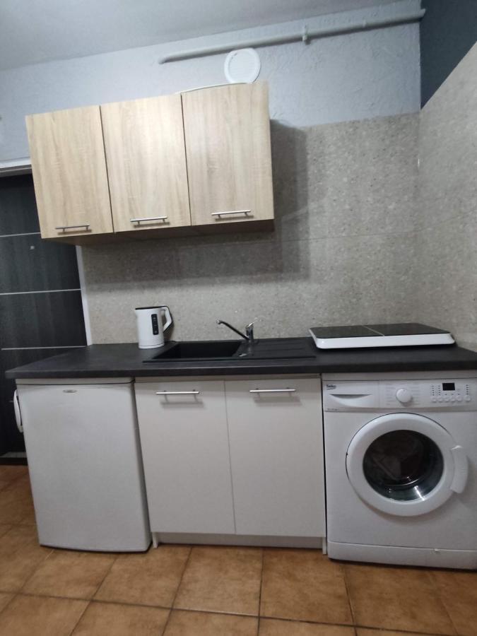 3030 Jana Spychalskiego 32 - Tanie Pokoje W Apartamencie - Samodzielne Zameldowanie - Self Check In Poznań Extérieur photo