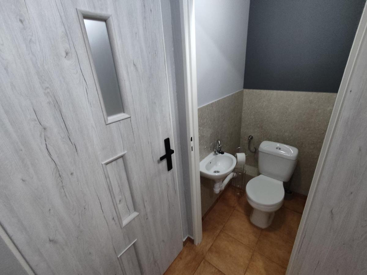 3030 Jana Spychalskiego 32 - Tanie Pokoje W Apartamencie - Samodzielne Zameldowanie - Self Check In Poznań Extérieur photo
