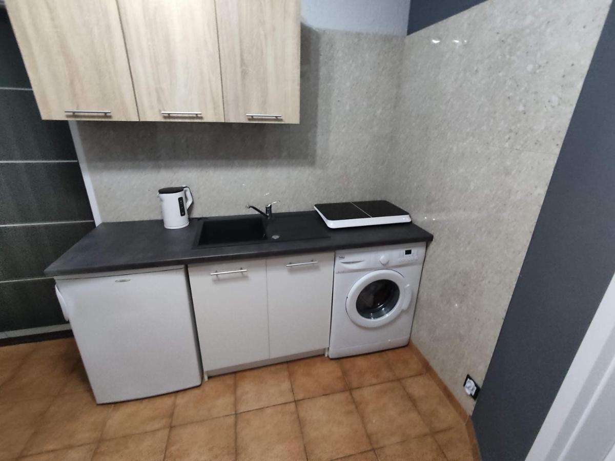 3030 Jana Spychalskiego 32 - Tanie Pokoje W Apartamencie - Samodzielne Zameldowanie - Self Check In Poznań Extérieur photo