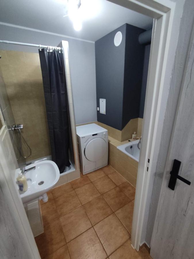3030 Jana Spychalskiego 32 - Tanie Pokoje W Apartamencie - Samodzielne Zameldowanie - Self Check In Poznań Extérieur photo