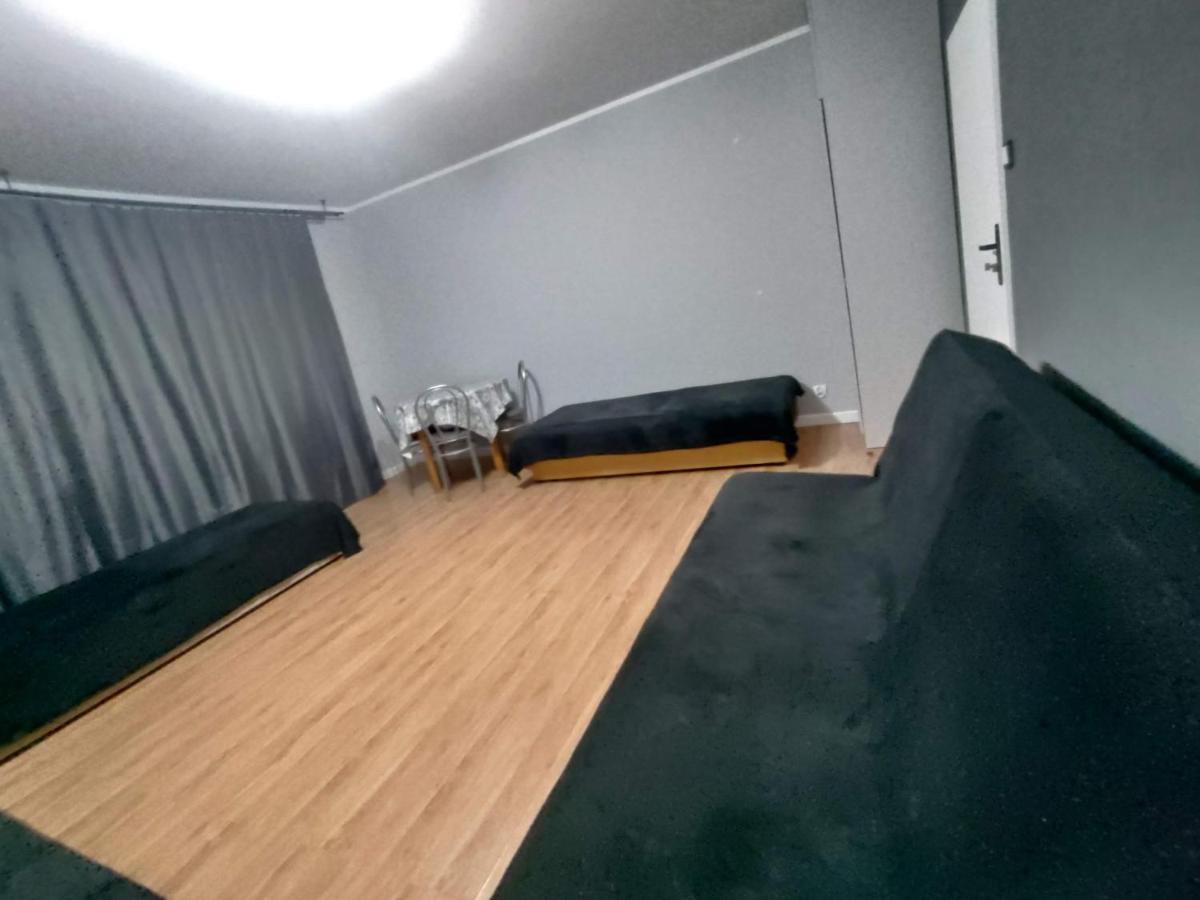 3030 Jana Spychalskiego 32 - Tanie Pokoje W Apartamencie - Samodzielne Zameldowanie - Self Check In Poznań Extérieur photo