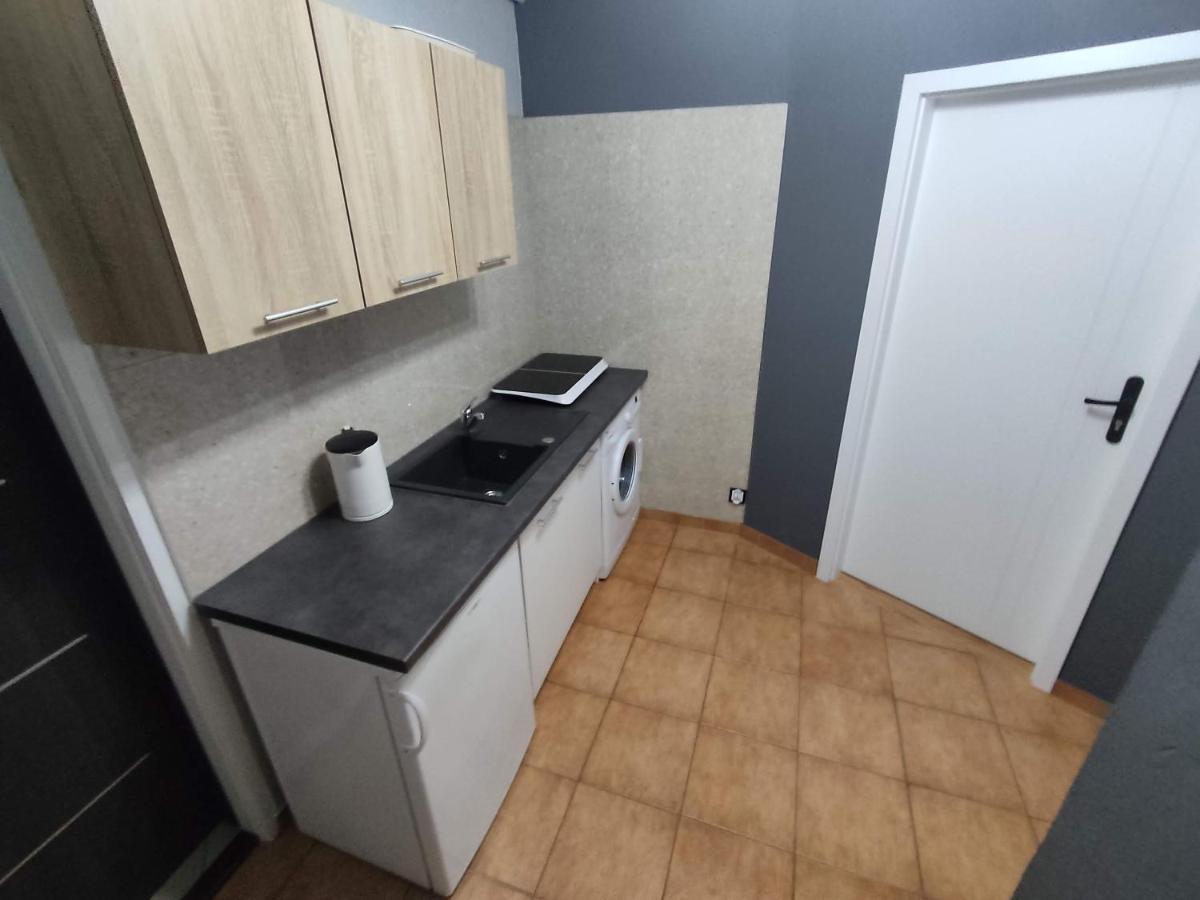 3030 Jana Spychalskiego 32 - Tanie Pokoje W Apartamencie - Samodzielne Zameldowanie - Self Check In Poznań Extérieur photo