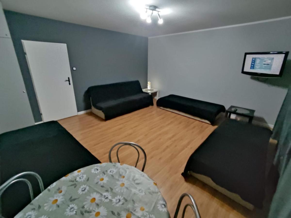 3030 Jana Spychalskiego 32 - Tanie Pokoje W Apartamencie - Samodzielne Zameldowanie - Self Check In Poznań Extérieur photo