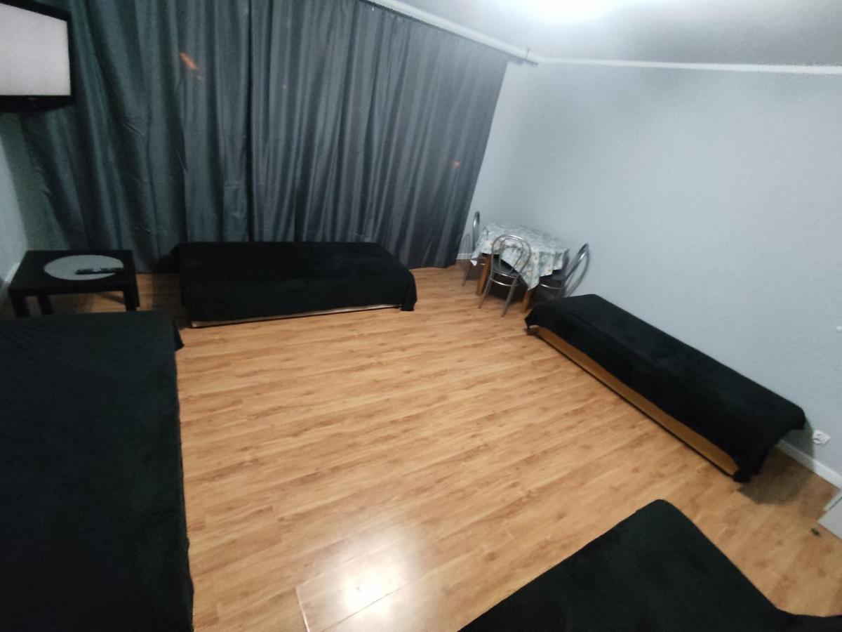3030 Jana Spychalskiego 32 - Tanie Pokoje W Apartamencie - Samodzielne Zameldowanie - Self Check In Poznań Extérieur photo